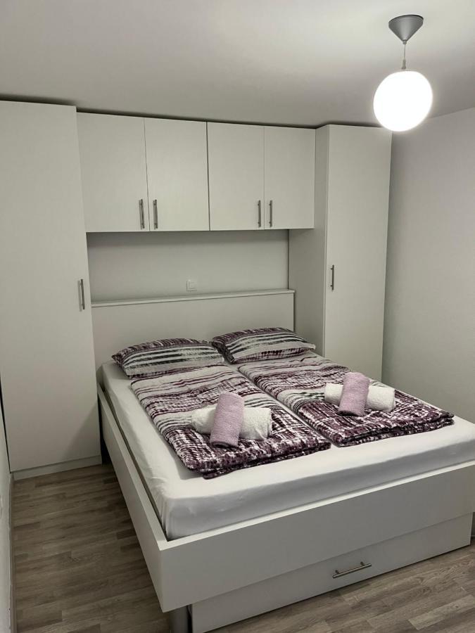 Apartmani Marina ツリクヴェニツァ エクステリア 写真